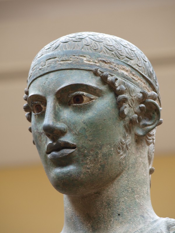 Statua al museo di Delfi
