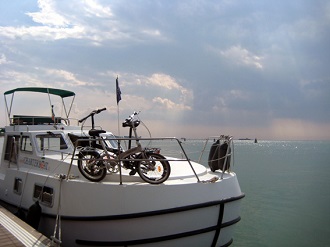 house-boat-chioggi-venezia-barca-bici