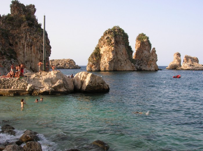 Scopello i faraglioni