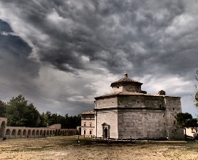 Cinque biker marchigiani tra i borghi delle Marche ..anche sul bagnato