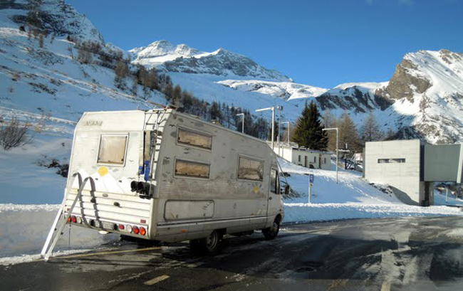 Sulla neve in camper con Blurent