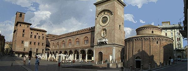 Piazza delle Erbe a Mantova