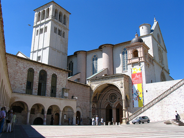 Basilica vista laterale