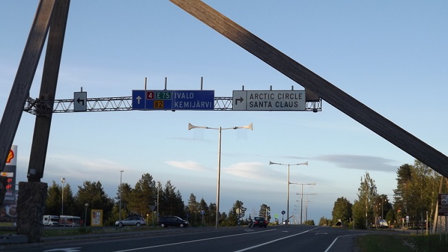 Distanze delle varie citta del mondo segnalate sulla stele all’interno dell’area