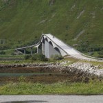 Uno dei tanti ponti che collegano le varie isole che compongono le Lofoten