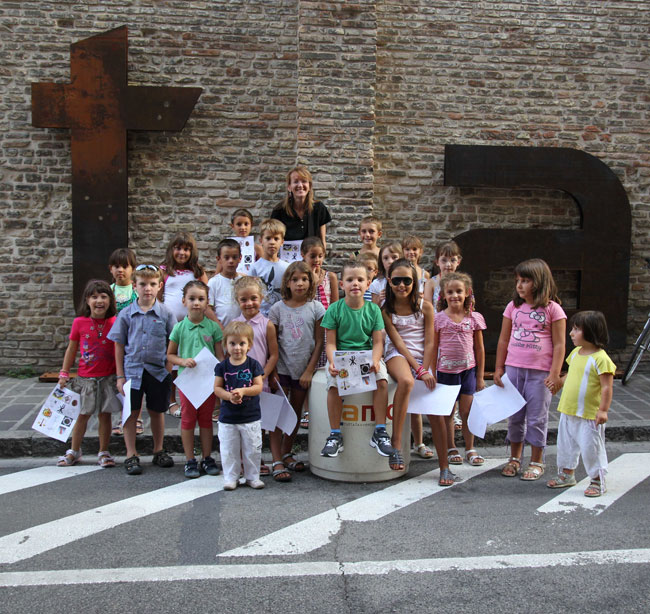 Silvia Togni durante una passeggiata per Ravenna