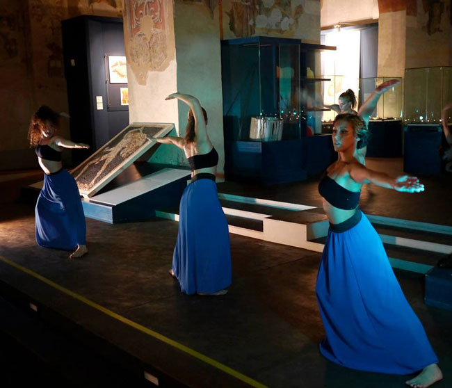 I nuovi lavori site-specific di HistrioDanza Off a Tamo colorano di blu anche l’autunno