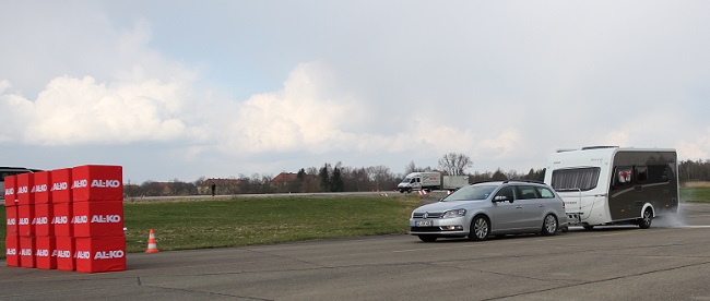 Convoglio con AL-KO Trailer Control + AAA Premium Brake + AKS Test frenata convoglio con AL-KO Trailer Control + AAA Premium Brake + AKS