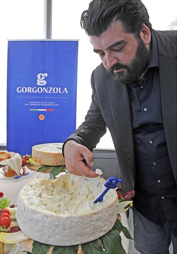 Cannavacciuolo, ambasciatore nel mondo delle qualità del Gorgonzola dop