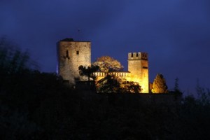 L_Castello_di_Gropparello_-_By_Night