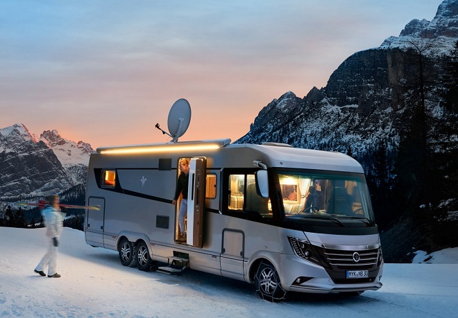 Wintercamping: Glamping, vin brûlé e divertimento sugli sci, senza confini con Niesmann+Bischoff