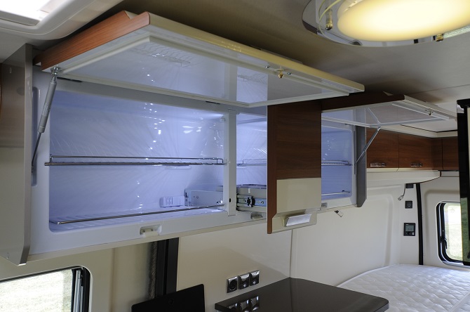 Hobby inventa il frigorifero a sviluppo orizzontale