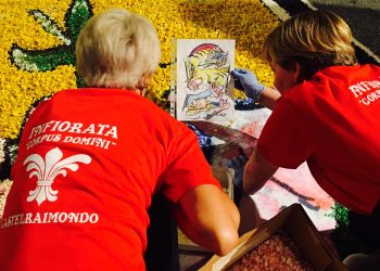 Infiorata-Castelraimondo1