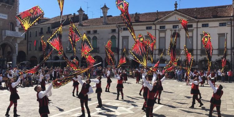 Veneto in festa per il campionato degli sbandieratori