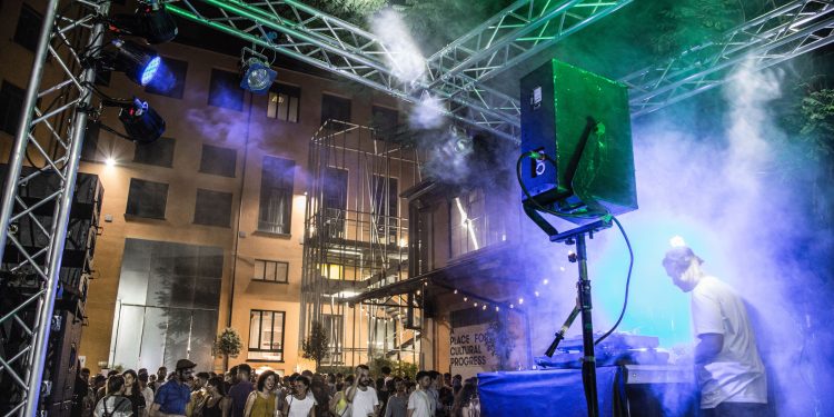 Stabilimento estivo BASE