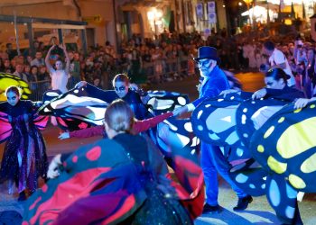 A Carmignano (Prato) torna la magia del San Michele: in piazza il teatro in strada e il Palio dei Ciuchi
