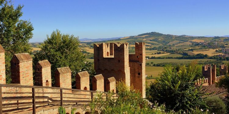 Fuga in camper per San Valentino: alla scoperta di 5 borghi tra i più belli d’Italia