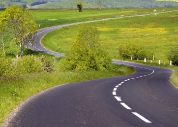 I requisiti della strada che giustificano la contestazione differita