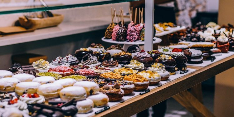 L’Anello di Monaco e la Torta Helvetia: il gusto della tradizione mantovana