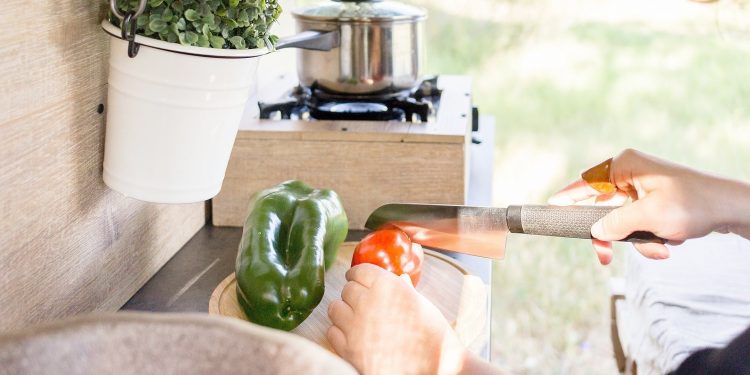 Chef on the road: 8 ricette per camperisti ai fornelli