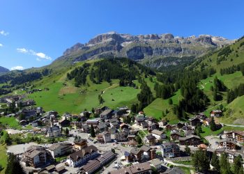 Sulle Dolomiti, Arabba è pronta ad accogliere gli amanti del trekking e delle vie ferrate