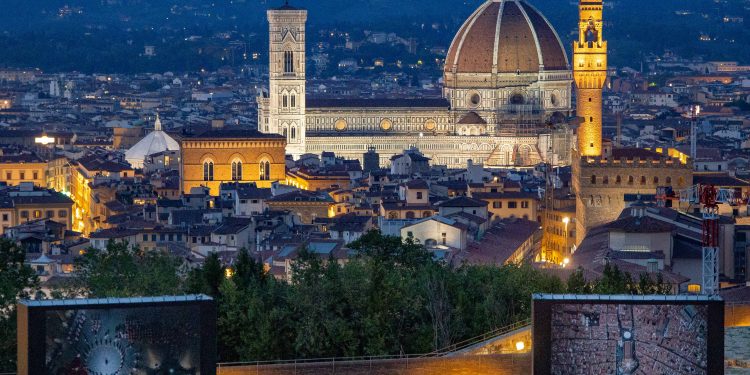 “Bellezza oltre il limite”: a Firenze una mostra che rende omaggio al fascino della Toscana