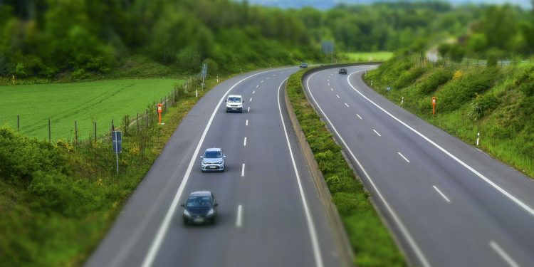 Attenzione ai documenti stradali: che fare in caso di patente di guida scaduta?