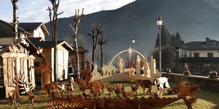 Borghi e Presepi a Sutrio: dal 20 dicembre al 6 gennaio rassegna fra i monti della Carnia