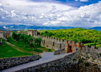 Lonato del Garda omaggia l’Irlanda: domani la Rocca si illuminerà di verde