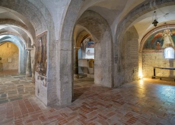 “Graffiti Umbri”, la prima mostra sulle scritture spontanee lungo i sentieri del pellegrinaggio