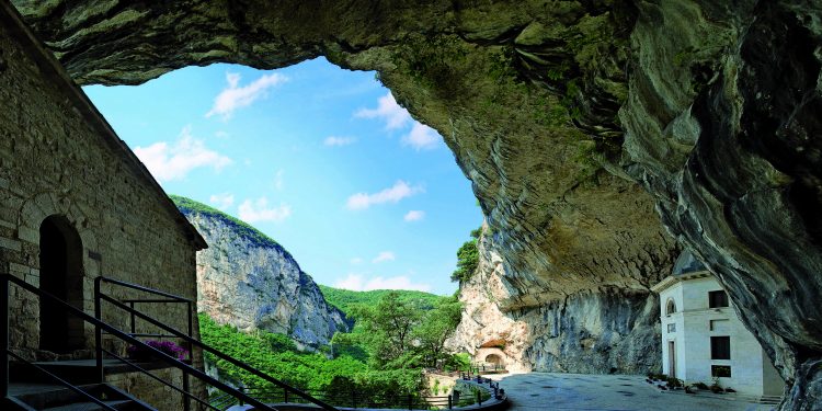 Le Grotte di Frasassi conquistano la stampa internazionale