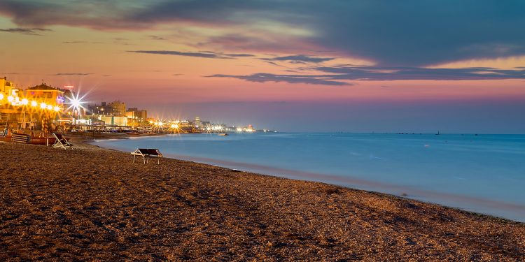 Marotta Mondolfo, sul lungomare brillano oltre 200 mosaici