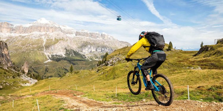 Ad Arabba (BL) un colpo di pedale per spingersi a un passo dal cielo