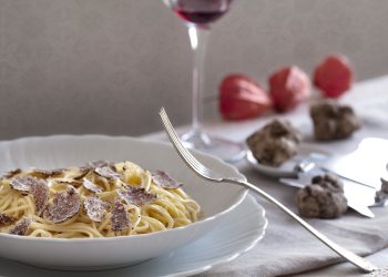 Per le vie di Alessandria torna l’evento dedicato a “sua maestà” il Tartufo e ai vini di eccellenza