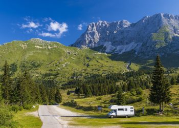 Italiani on the road: il boom del camper sharing secondo l’indagine di Yescapa