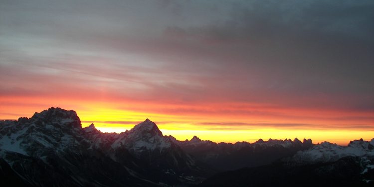 Alba a Cortina con Tofana – Freccia nel Cielo, un’emozione unica