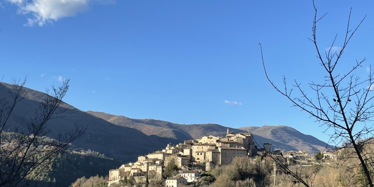 “Sentieri, Vicoli e Racconti” – Dal 6 marzo al 18 aprile a Vallo di Nera esperienze nella natura