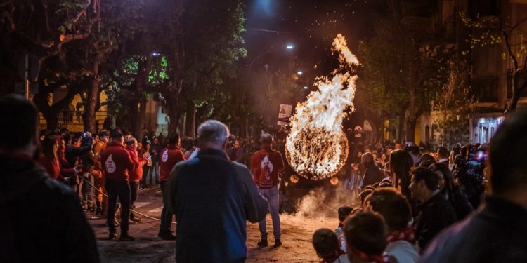 Fuochi di Puglia nella settimana Santa: Le Fracchie a San Marco in Lamis