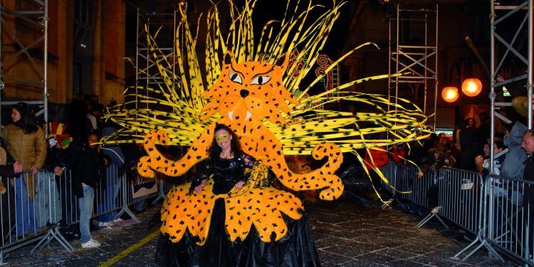Dal 20 maggio in Sicilia arriva il coloratissimo Carnevale di Misterbianco