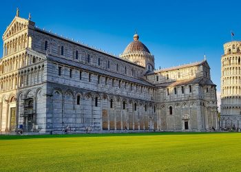 Come raggiungere Pisa con un autobus low cost