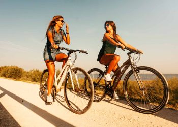 A Lignano Sabbiadoro un ricco programma estivo di escursioni in bici