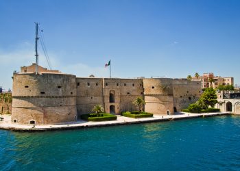 Venerdì 24 giugno a Taranto concerto al tramonto nel Castello Aragonese di William Greco