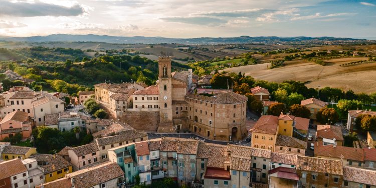 Dal 25 giugno al 18 settembre torna in tutta Italia “Una Boccata d’Arte”