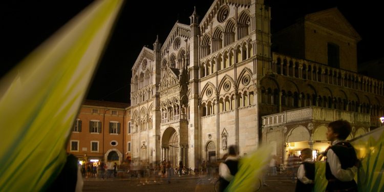 Un’estate di storie e meraviglie a Ferrara con le visite guidate serali