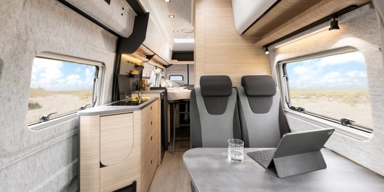 Hobby presenta la novità Maxia Van e il concept caravan Beachy Air