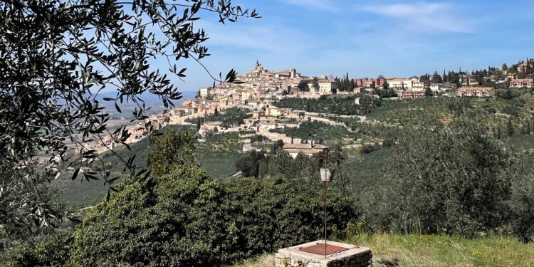 Dal 29 aprile al 1° maggio in Umbria c’è “Pic & Nic a Trevi. Arte, musica e merende tra gli olivi”