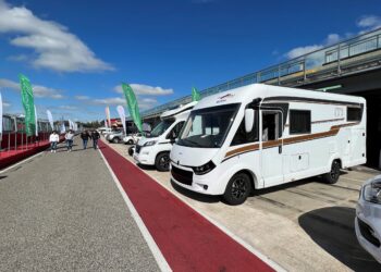 Un Malibu in pista all’Imola Camper Fest