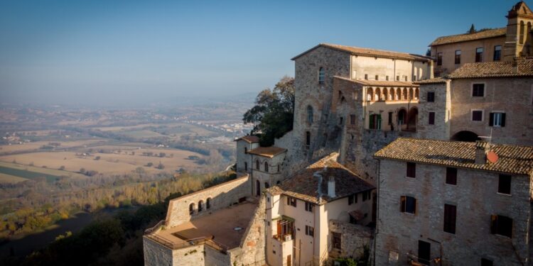 Sabato 5 agosto a Todi (PG) “I Firmamenti del vino, dell’arte e delle stelle”
