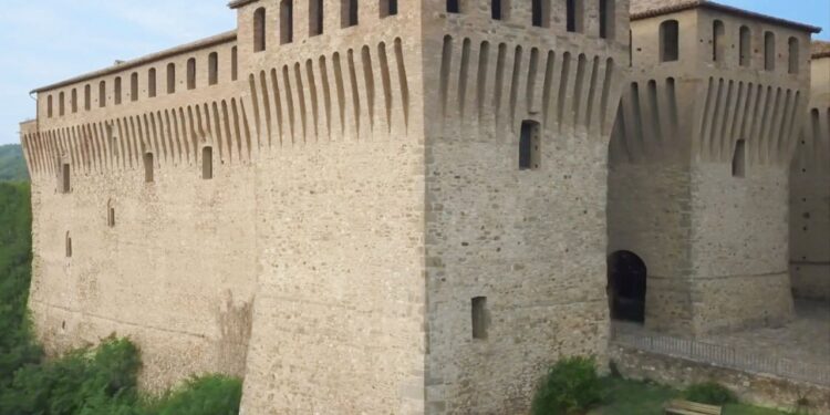 Idee per visitare i Castelli del Ducato nei giorni del Salone del Camper di Parma