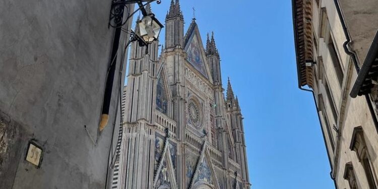 Sabato 16 settembre ad Orvieto (TR) “Vini ed assaggi oleocentrici” al Palazzo Filippeschi Simoncelli